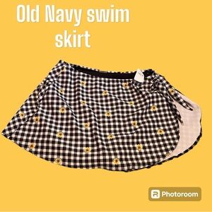 NWT old navy swim skirt. Never worn. Sz xs